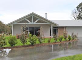 Country Living on Raynes Road，位于汉密尔顿的酒店