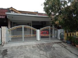 Homestay Bukit Saga, Ampang，位于安邦的度假屋