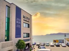 Mipo Oceanside Hotel