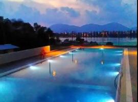 Marina Height Seaview Resort, Teluk Batik, Lumut，位于Kampong Tebing Rabak的酒店