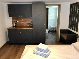 City Apartments, Outlet 100 Meter