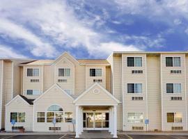 Microtel Inn & Suites by Wyndham Prairie du Chien，位于普雷里德欣的酒店