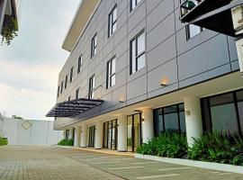 Hotel Youstay Semarang by Sinergi，位于Kalibanteng-lor的酒店