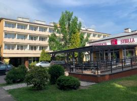 Hotel Sybilla，位于普瓦维的酒店