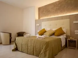 Falcon Hotel