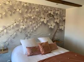 La Chambre Enchantée，位于La Baffe的酒店