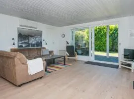 6 person holiday home in Allingåbro-By Traum