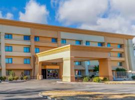 La Quinta Inn & Suites by Wyndham Las Cruces Organ Mountain，位于拉斯克鲁塞斯的酒店