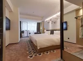 Paco Hotel BeiJingLu Metro Guangzhou- 2 minute walk from the subway