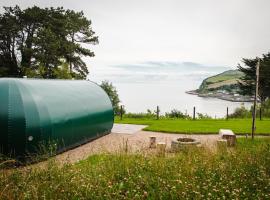 Glenarm Castle Ocean View Pods，位于Glenarm的酒店