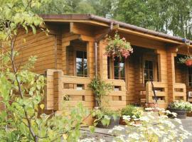 Cosy & compact Rowan Lodge no4，位于基林的山林小屋