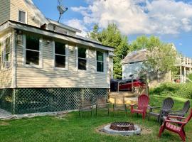 Jay Peak Getaway on Trout River，位于Montgomery的酒店