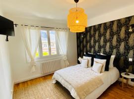 EL PARADISE - Logement Entier - Cœur de Ville - Basilique au Balcon - Proche Gare，位于利雪的酒店