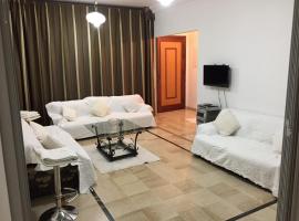 Belaire host appartment，位于Boumhel El Bassatine的酒店