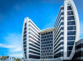 Wyndham Manta Sail Plaza Hotel and Convention Center，位于曼塔的酒店