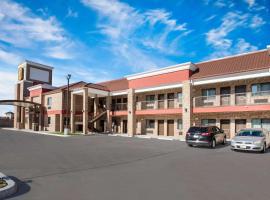 Super 8 by Wyndham Humble Houston Fallcreek，位于亨博尔的酒店
