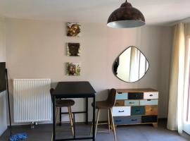 Amazing Studio In Lausanne Close To Epfl Unil，位于Ecublens的度假屋