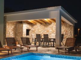 Villa Green Oasis，位于Lovreć的酒店
