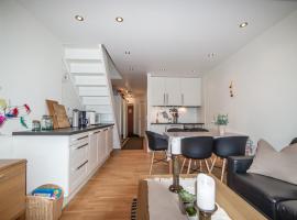 Private Apartment close to Sirdal Hotel，位于Tjørhom的酒店