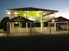 Pousada Grota dos Coqueiros，位于Pirambu的酒店