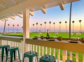 Oceanfront Balboa Boardwalk Units I, II, & III，位于纽波特海滩的海滩短租房