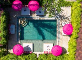 PinkPrivate Sanur - for Cool Adults Only，位于沙努尔的住宿加早餐旅馆