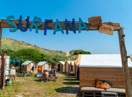 Surfana Beach camping hostel Bed & Breakfast Vlieland，位于弗利兰的青旅