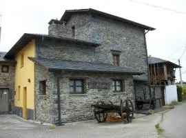 Casa de Aldea Los Glayus
