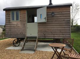 40 Bernisdale - Shepherds Hut，位于Skeabost的酒店