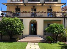 B&B Villa Dall'Agnola，位于加尔达的住宿加早餐旅馆