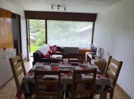 Appartement 6 Personnes les daims 2 chambres，位于沙泰勒的酒店