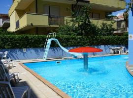 信天翁酒店，位于阿布鲁齐的罗塞托的酒店