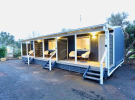 朱尼旅游公园假日公园，位于Junee的酒店