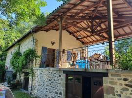 Longère lotoise 5 chambres，位于Sénaillac-Latronquière的酒店