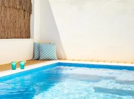 Ambassador Private Pool Suites