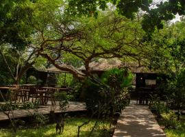 Acacia Village，位于朱巴朱巴野生动物保护区附近的酒店