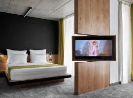 Adella Boutique Hotel - Free Secured Parking，位于索菲亚机场 - SOF附近的酒店