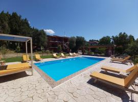 Ilias Apartments，位于阿普索斯的带泳池的酒店