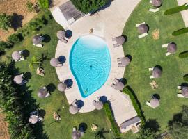 阿道罗度假酒店，位于锡拉库扎的酒店