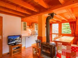 Chalet L'Eitièro hameau des Chazals Nevache Hautes Alpes，位于内瓦什的酒店