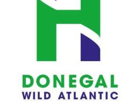 Donegal Wild Atlantic Hostel，位于邓格洛的酒店