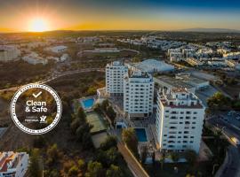 Janelas do Mar Apartamentos Turisticos，位于阿尔布费拉的酒店