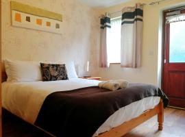 The Huntsman Inn，位于Falfield的酒店