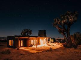 The Joshua Tree Hidden Tower Ranch，位于丝兰谷的酒店