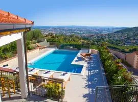 GREAT OFFER "VILLA BELLA VISTA-" heated pool, bbq, panoramic view near Split