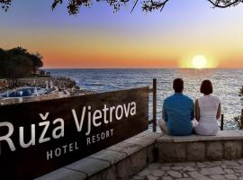 Ruza Vjetrova - Wind Rose Hotel Resort，位于多布拉沃达的度假村