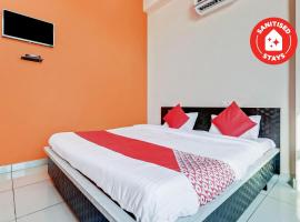 OYO 46501 Hotel Red Moon，位于Sūrajgarh的酒店
