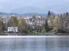 Lakefront Bled - Rooms & Apartments