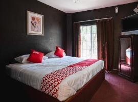 OYO Hotel CocoBeach, Ensenada，位于恩塞纳达港的酒店