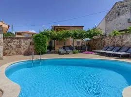 Spacious Holiday Home in Peroj with Private Pool